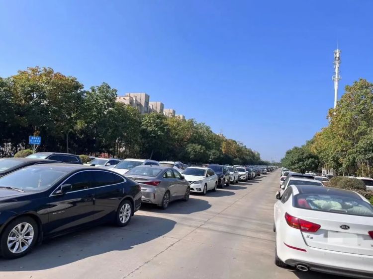 “斷頭路”變企業停車場？荊門這條路到底咋回事？