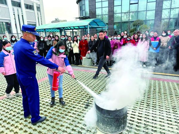 京山消防開展冬季火災集中治理“百日會戰”行動