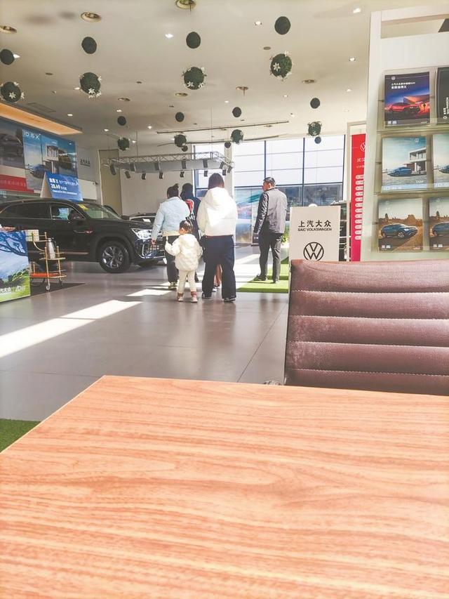 記者實探降價戰下的4S店 比亞迪有的門店看車客戶增5倍
