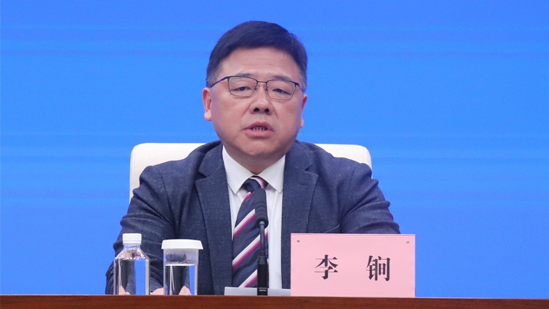 荊門市在抓項目促投資方面采取了哪些具體措施？